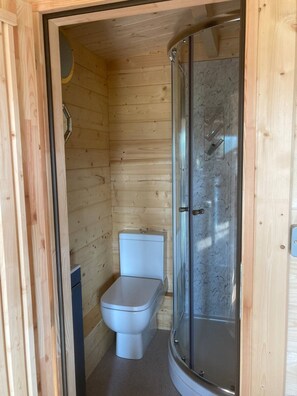 Cabin | Bathroom | Shower, towels