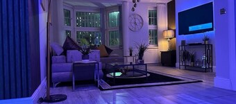 1 Bed Flat - Sleeps 2 - Jacuzzi - Parking - Wifi