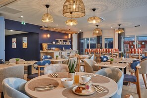 Daily buffet breakfast (EUR 19 per person)