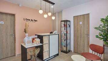 Welcome to L'Orée du Parc Espace Payot, where a warm atmosphere awaits.