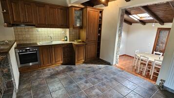 Espresso maker, coffee/tea maker, electric kettle