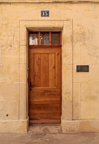La Terrasse du Merle-city center with big terrace and patio.