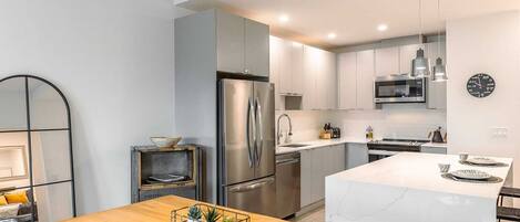 Fridge, microwave, oven, stovetop