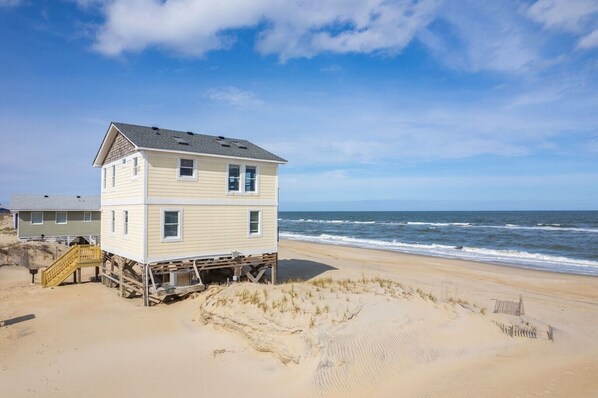 On the beach - OCS1 - Ocean-Front Rental Home with Gorgeous, Panoramic, Water-Front Views (Nags Head)