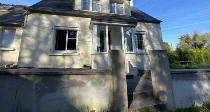 Maison 7 Pers. Confortable Proche Plage de Morgat! Tranquillité et Proximité