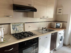 Fridge, microwave, dishwasher, toaster - La Petite maison de pays - Saint Hilaire de Riez (SAINT HILAIRE DE RIEZ)