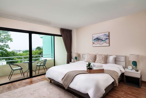 Thai Siam Sunshine Sands Getaway 3B3B TownHouse