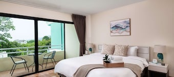 Thai Siam Sunshine Sands Getaway 3B3B TownHouse