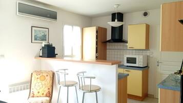 Fridge, microwave, dishwasher, toaster