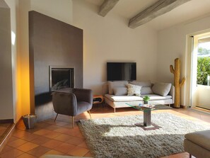 Smart TV, fireplace - Villa Paulesa Piscine 6 Personnes Classée 4 Étoiles (Fréjus)