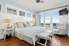 7 bedrooms, desk, iron/ironing board, WiFi - The Experience at OIB (Ocean Isle Beach)