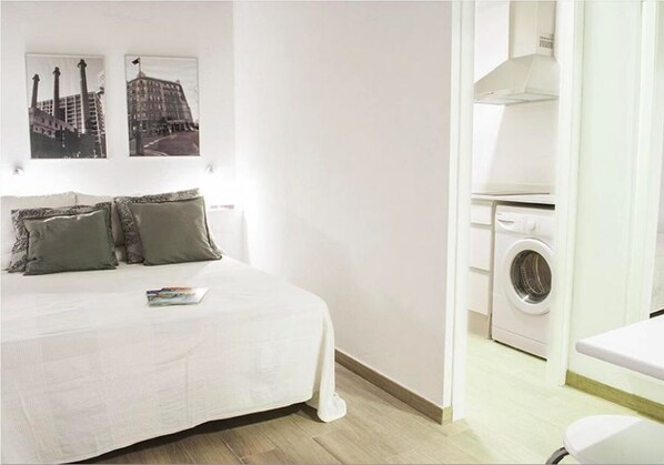 WiFi, bed sheets