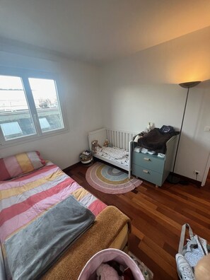 2 habitaciones, tabla de planchar con plancha y wifi gratis