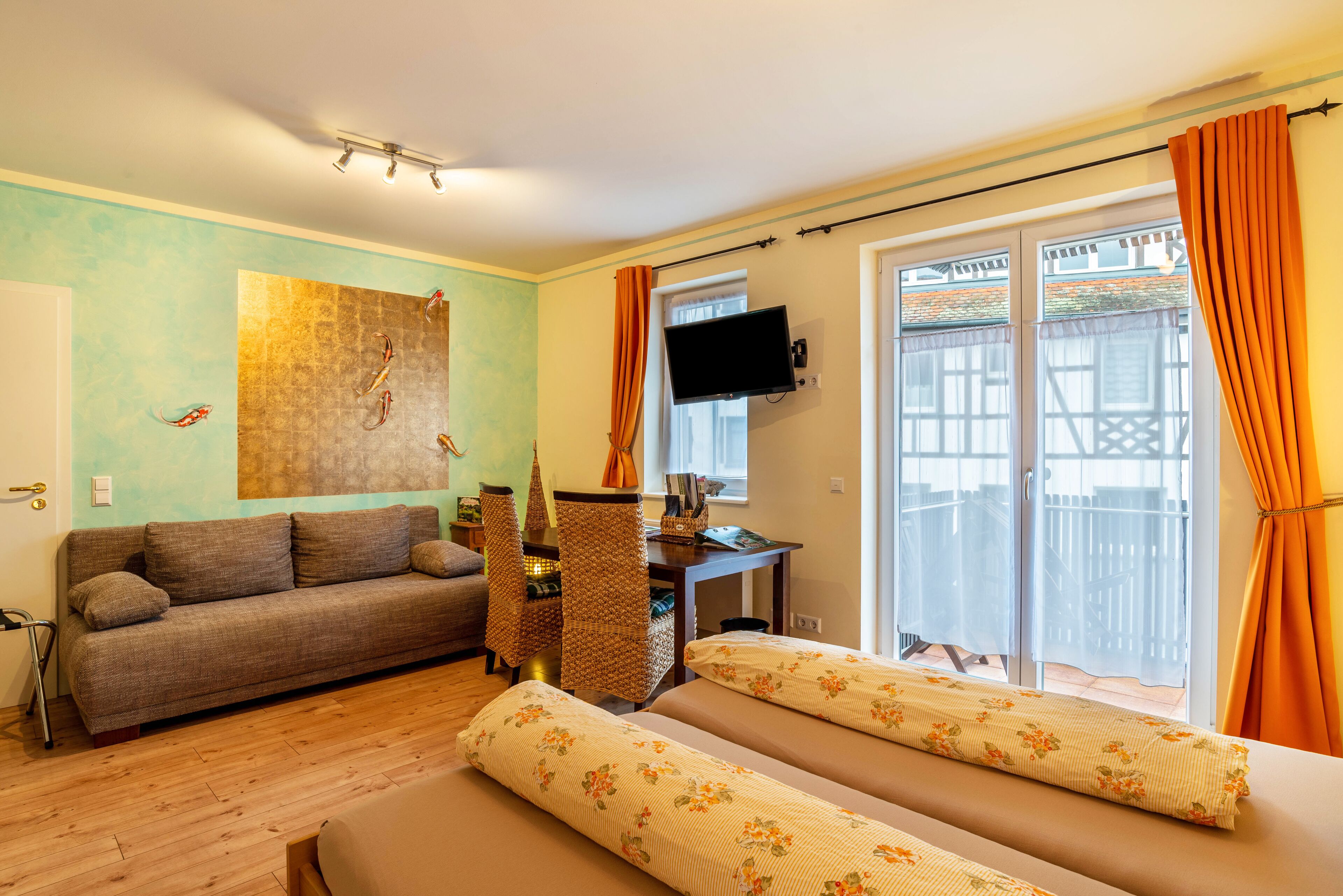 Kamar Double atau Twin Comfort (A3) | Area keluarga | TV layar datar dan kantor