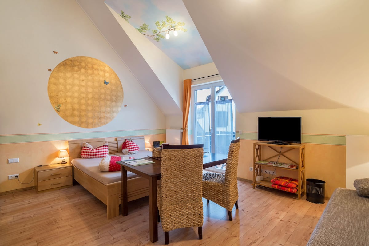 Comfort Apartment (A5) | 1 bedroom, individually decorated, individually furnished, desk