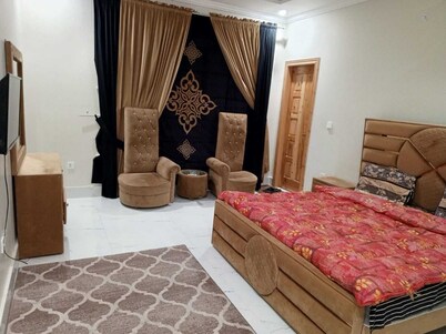 Royal Palace Guest House E-11
