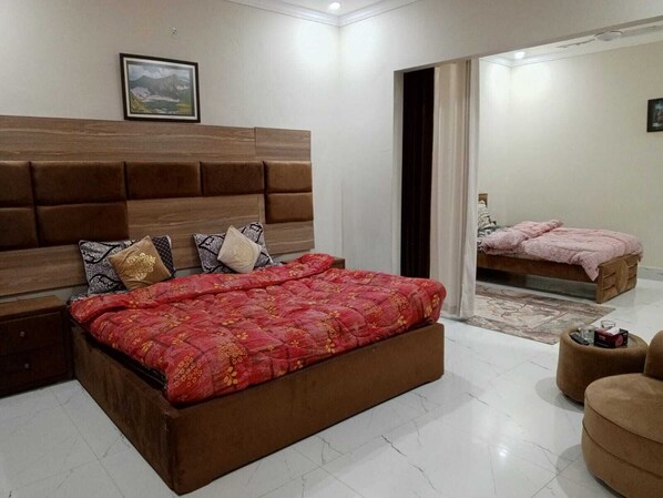 Family Room | Free WiFi, bed sheets - Royal Palace Guest House E-11 (Islamabad)