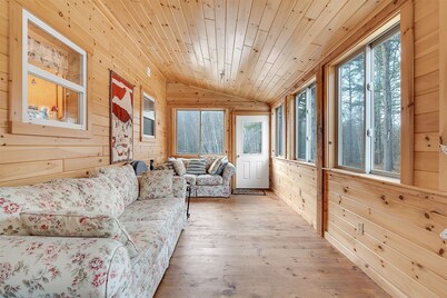 The Lazy Bear | 2 Bed, 2 Bath