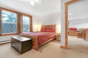 2 bedrooms, desk, iron/ironing board, WiFi