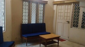 تلفزيون بشاشة مسطحة