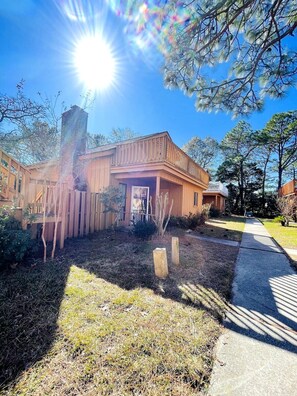 Exterior - Breeze away beach cottage, North Myrtle Beach (North Myrtle Beach)