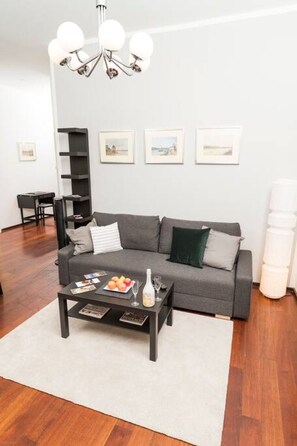 TV - Premium Business Apartment (Vienna)