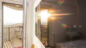 1 bedroom, desk, iron/ironing board, WiFi