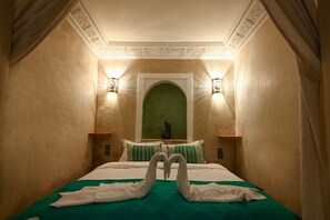 Deluxe Room | In-room safe, individually decorated, iron/ironing board, free WiFi - Riad Chez Henriette (Marrakech)