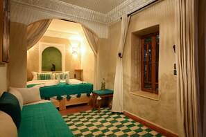 Deluxe Room | In-room safe, individually decorated, iron/ironing board, free WiFi - Riad Chez Henriette (Marrakech)
