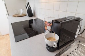 Fridge, oven, stovetop, dishwasher - Family Stay Near Kunsthaus Graz | Sleeps 6 (Graz)
