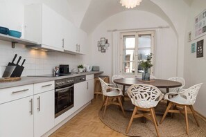 Kühlschrank, Ofen, Herdplatte, Geschirrspüler