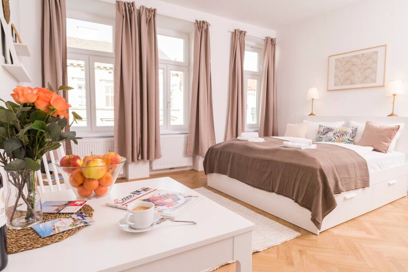 Desk, iron/ironing board, WiFi, bed sheets