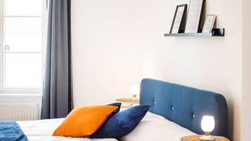 1 Schlafzimmer, Schreibtisch, Bügeleisen/Bügelbrett, Reisekinderbett