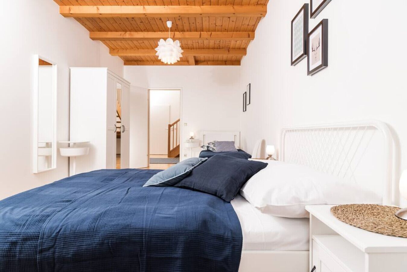 2 makuuhuonetta, silitysrauta/-lauta, Wi-Fi