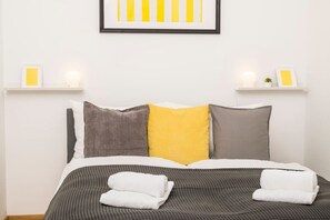 1 bedroom, iron/ironing board, travel cot, WiFi - Business Suite with Balcony (Vienna)