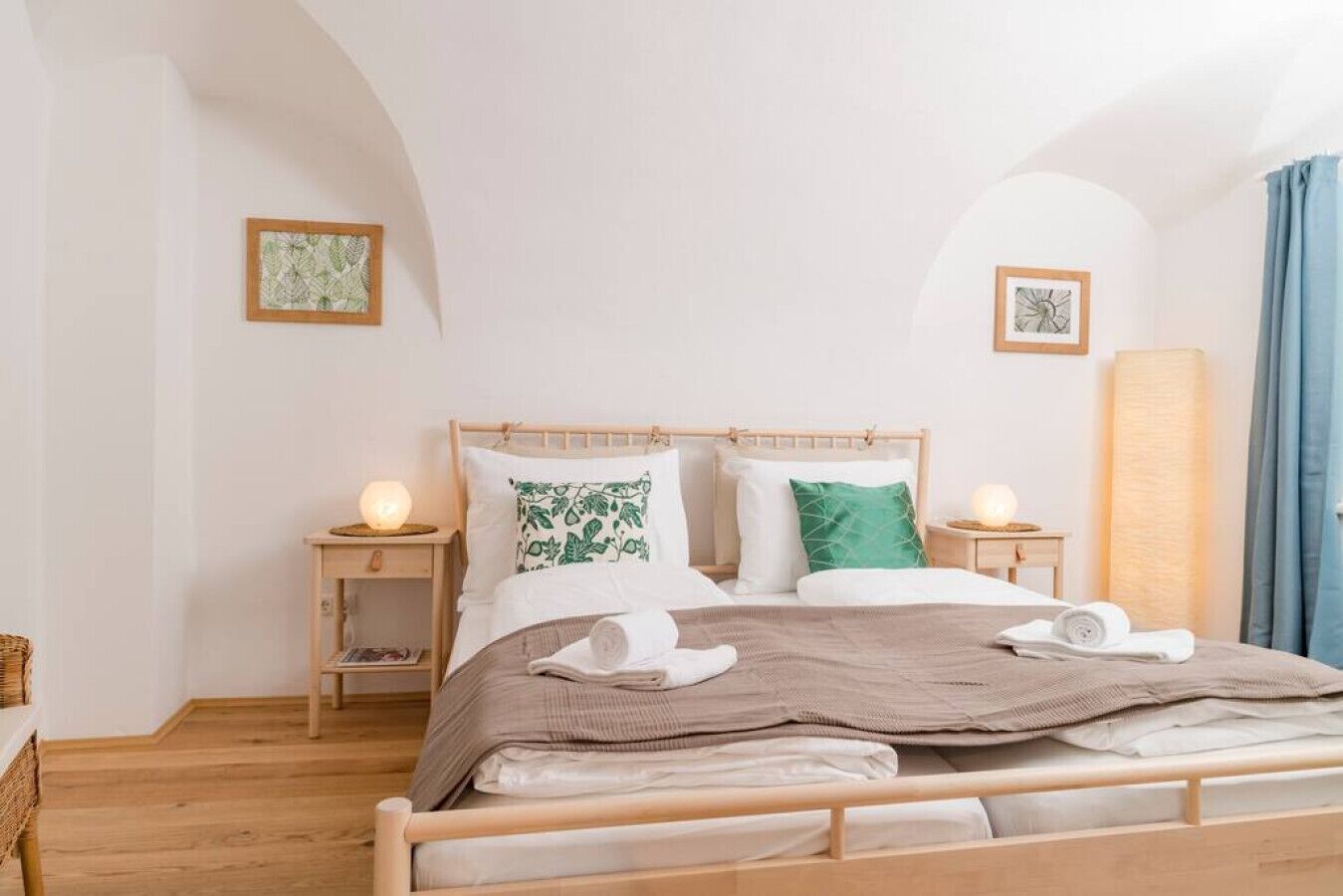 1 Schlafzimmer, Schreibtisch, Bügeleisen/Bügelbrett, Reisekinderbett