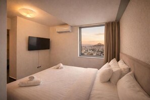Junior Suite, 1 King Bed, Non Smoking (501) | Down comforters, in-room safe, blackout drapes, soundproofing - Elite Ermou Suites (Athens)