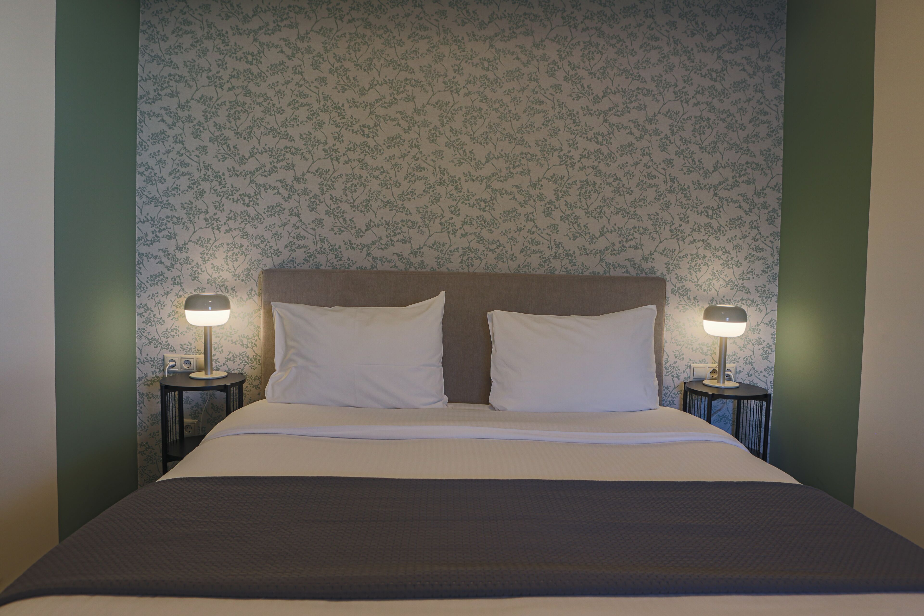 Down duvets, in-room safe, desk, laptop workspace