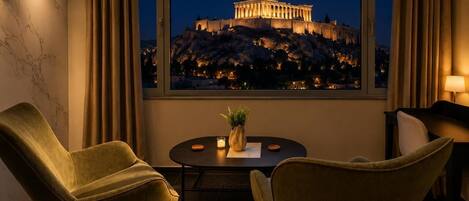 Exclusive Room | Living area | 32-inch Smart TV with satellite channels, Netflix, streaming services