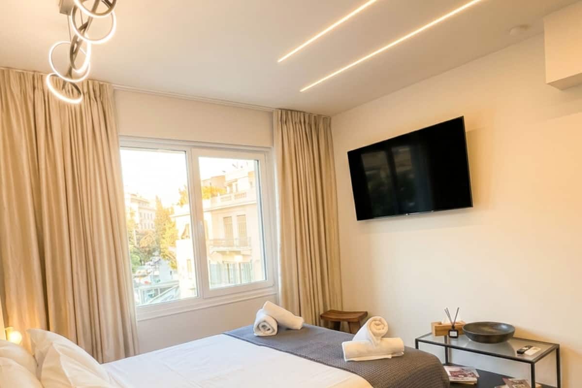 Superior Double Room | Down comforters, in-room safe, blackout drapes, soundproofing
