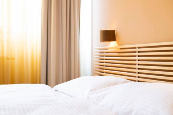 1 sovrum, skrivbord, wi-fi och sängkläder