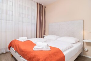 1 soverom, skrivebord, strykejern/-brett og wi-fi