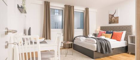 1 多间卧室、办公桌、熨斗/熨衣板、WiFi