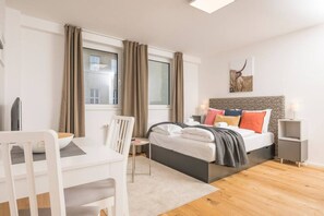1 Schlafzimmer, Schreibtisch, Bügeleisen/Bügelbrett, WLAN