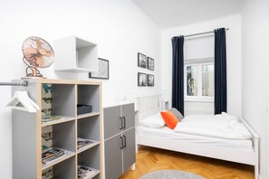 1 室のベッドルーム、デスク、アイロン / アイロン台、WiFi