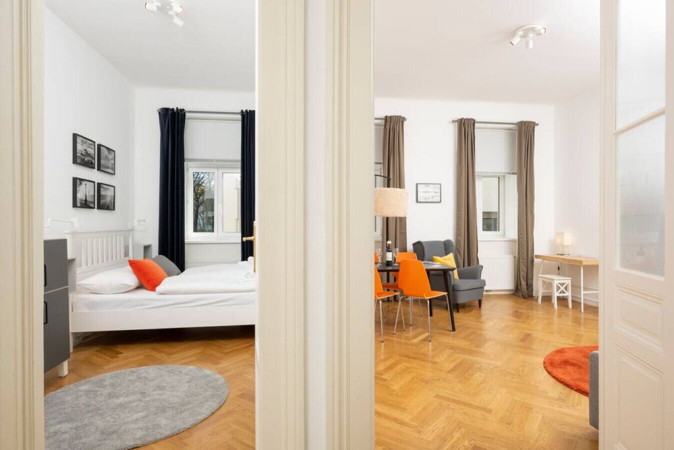 1 slaapkamer, een bureau, een strijkplank/strijkijzer, wifi