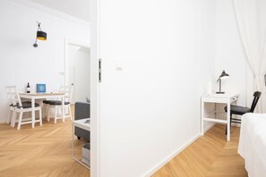 1 Schlafzimmer, Schreibtisch, Bügeleisen/Bügelbrett, WLAN