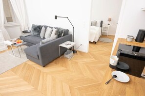 TV - Hideaway Brigittenau (Vienna)