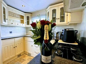 Cabin | Bếp riêng | Tủ lạnh, lò vi sóng, lò nướng, bếp nấu