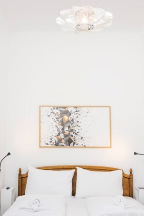 Desk, iron/ironing board, travel cot, WiFi - Best of Hernals Top 34 (Vienna)